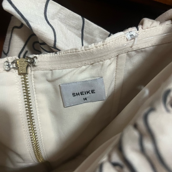 Sheike - Matching pink floral set - Skirt and off shoulder crop - Size 14 - Picture 3 of 4